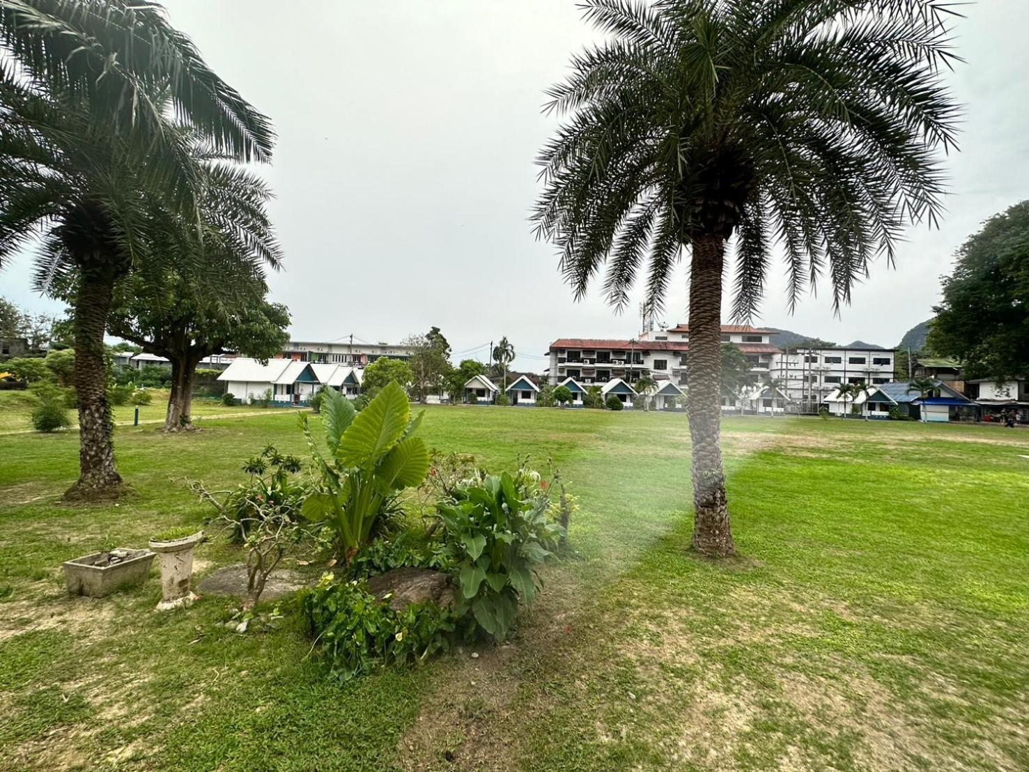 Gypsy Bungalow- Phi Phi Island Hotel Exterior photo